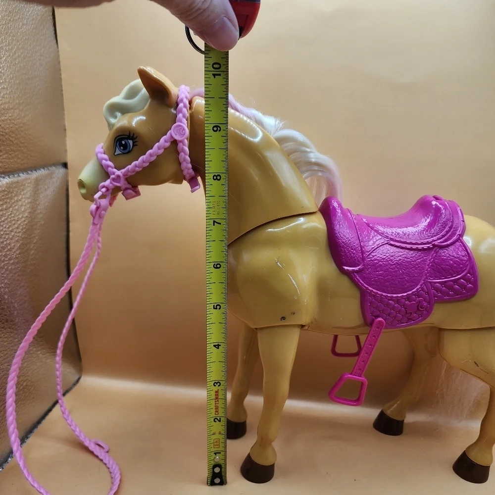 2013 Barbie Feed & Cuddle Tawny Tan Brown Horse Pink Saddle